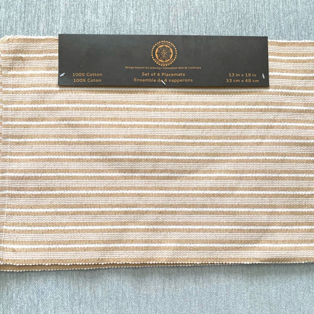 NWT White and Tan Rectangular Placemats